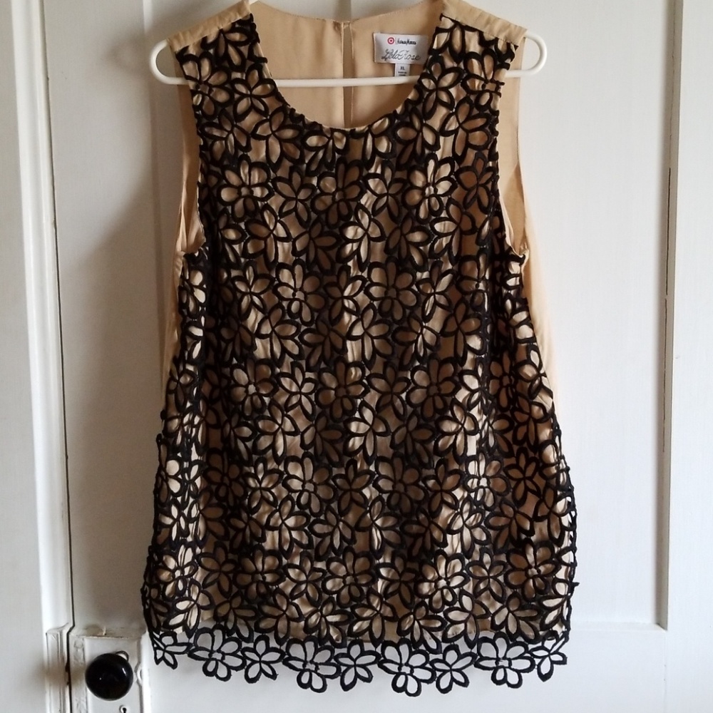 Lela rose top